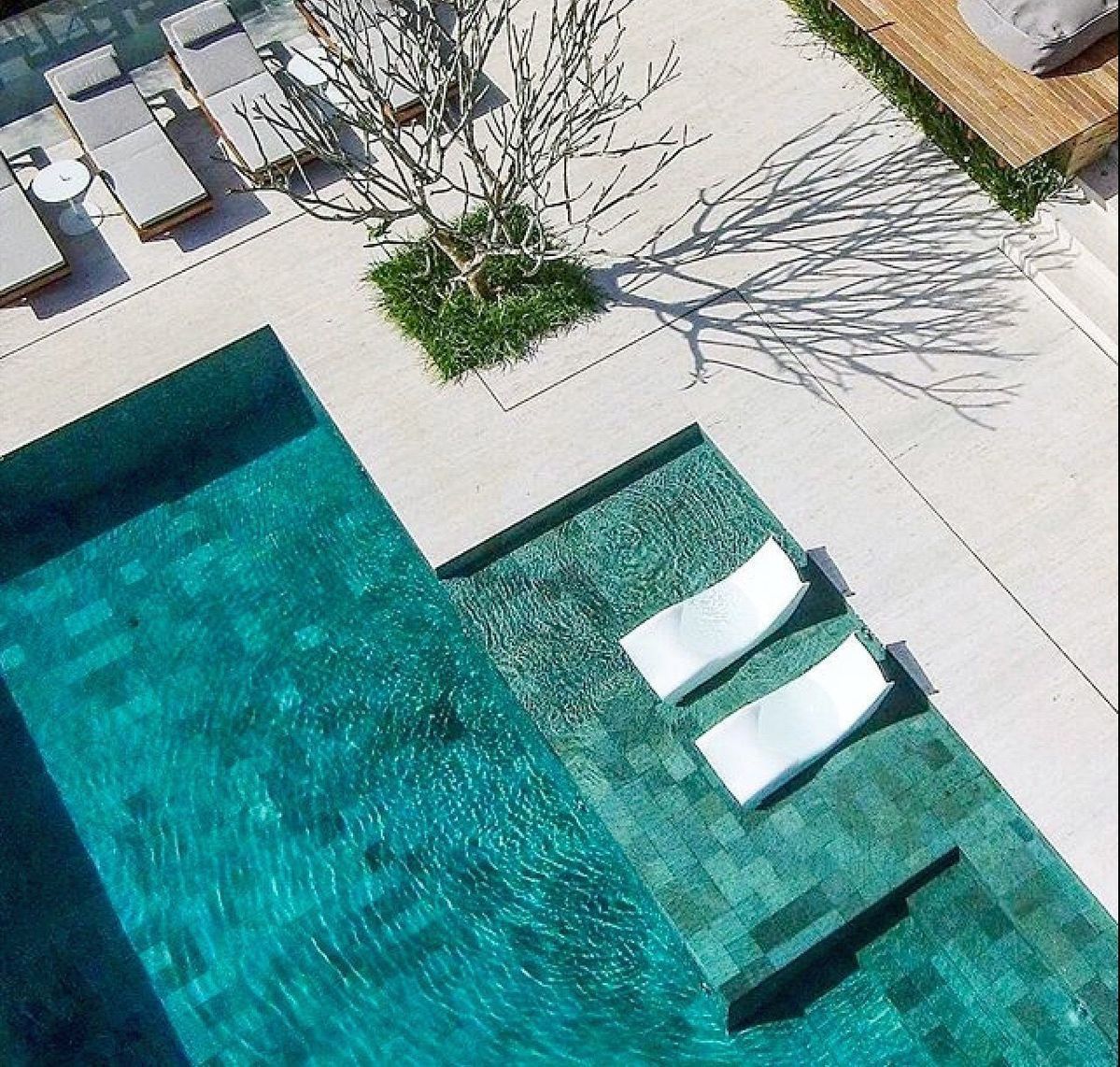 Tropical Pool Paradise